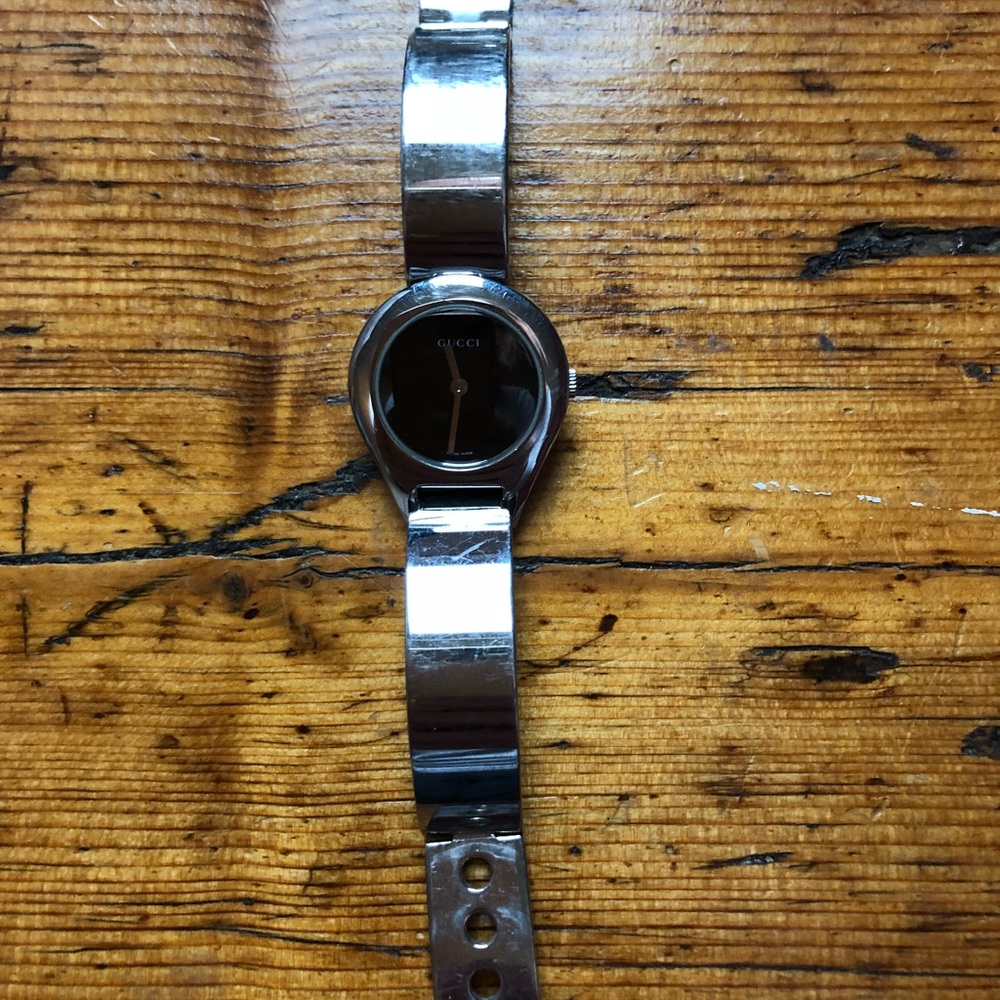 Women’s Gucci 6700L Watch